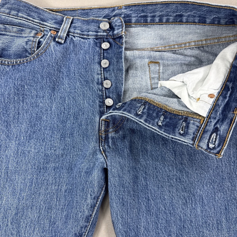 Levi's 501 Jeans Mens 32x32  Blue Button Fly Straight Leg Denim Classic - Picture 2 of 13